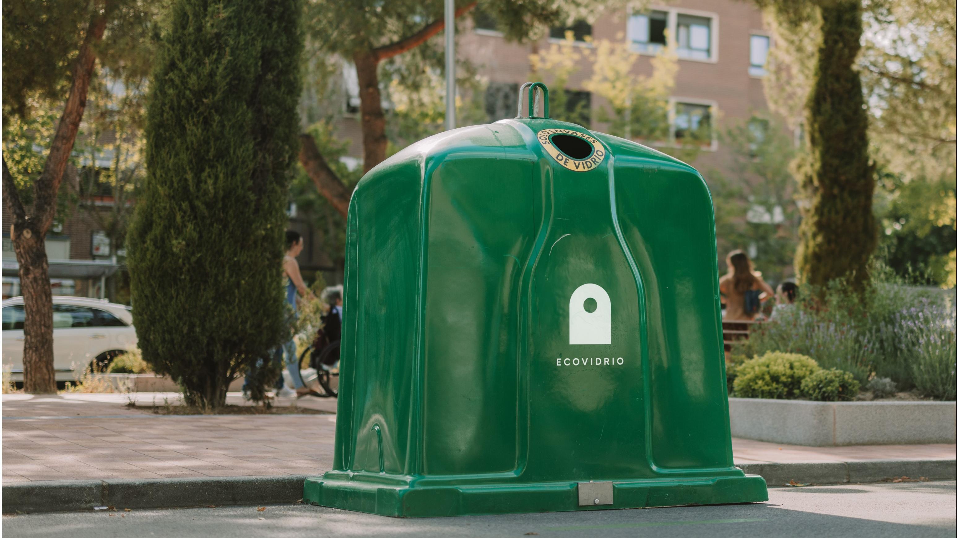 Cada cántabro depositó en los contenedores verdes 19,6 kg de envases de vidrio, el equivalente a 67 envases por persona