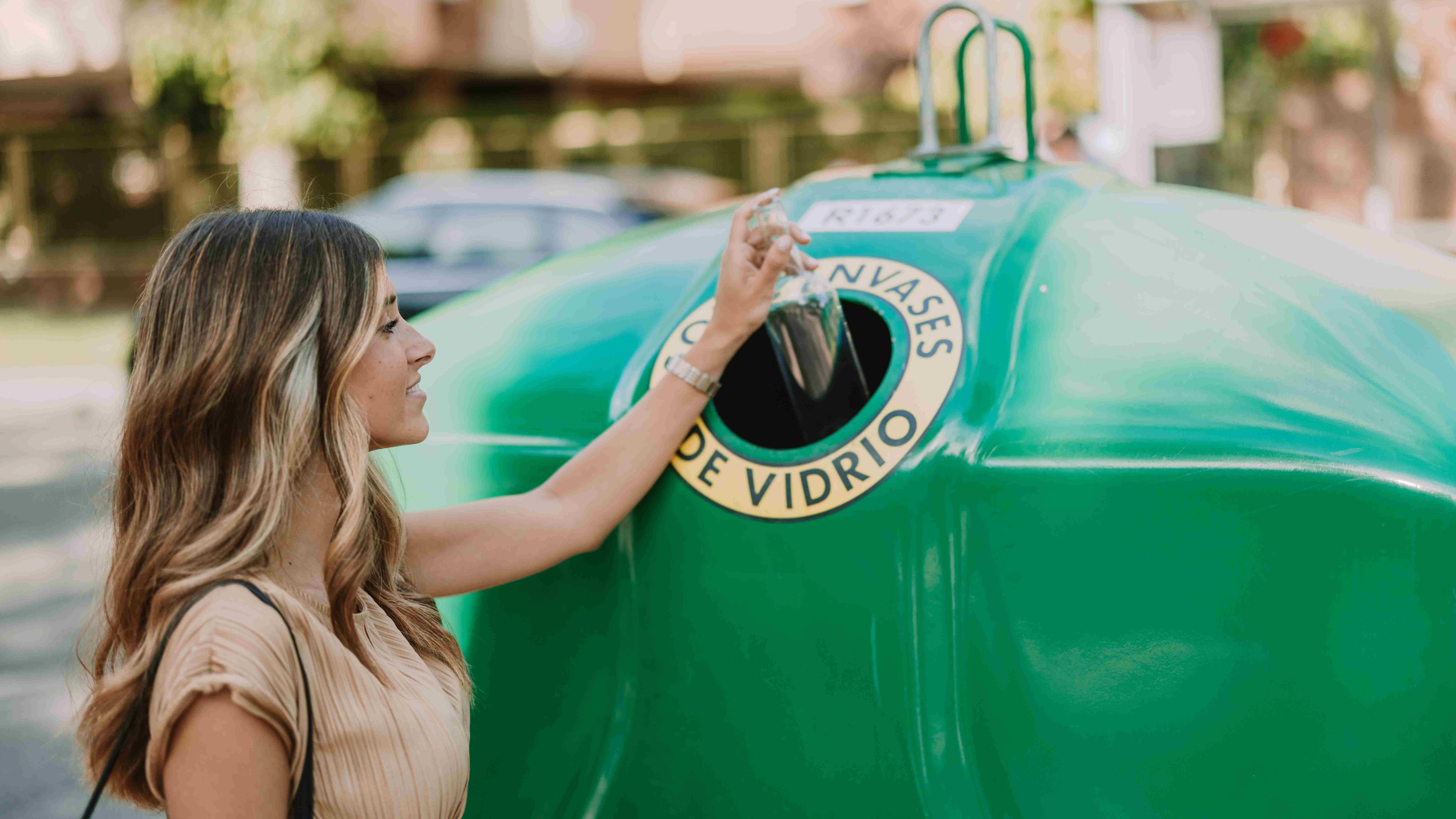 Cada navarro depositó en los contenedores verdes 26,4 kg de envases de vidrio, el equivalente a 90 envases por persona
